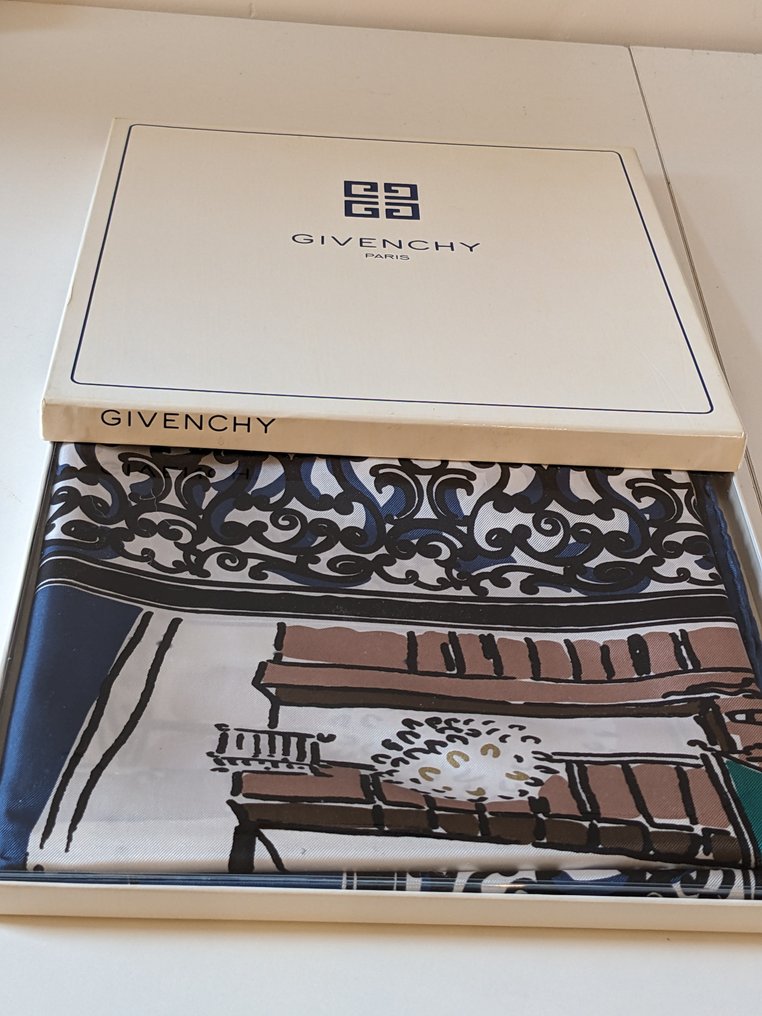 Givenchy - Foulard #1.0