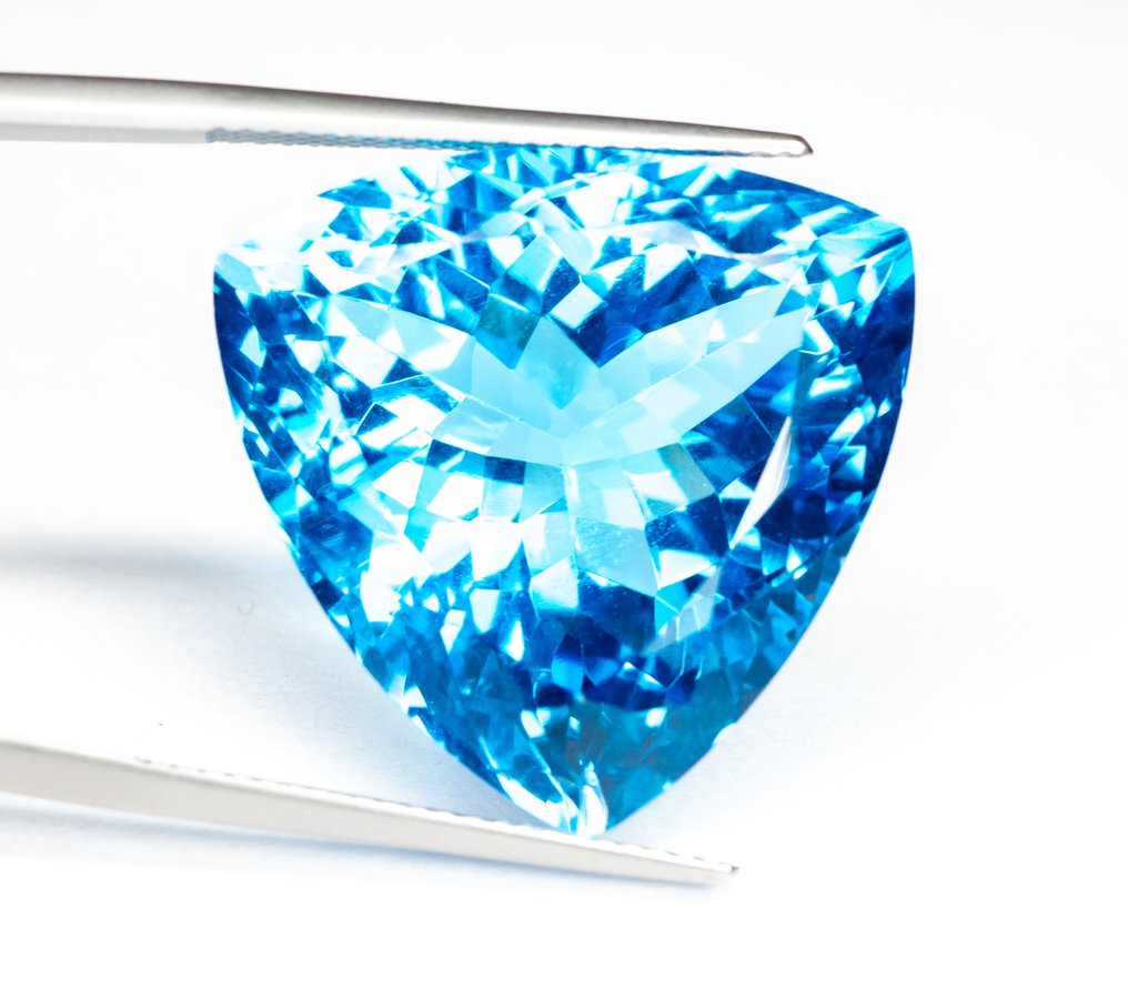Zonder minimumprijs Topaas - 41.06 ct - Gem Report Antwerp (GRA) - Intense 'Swiss' Blue #1.0