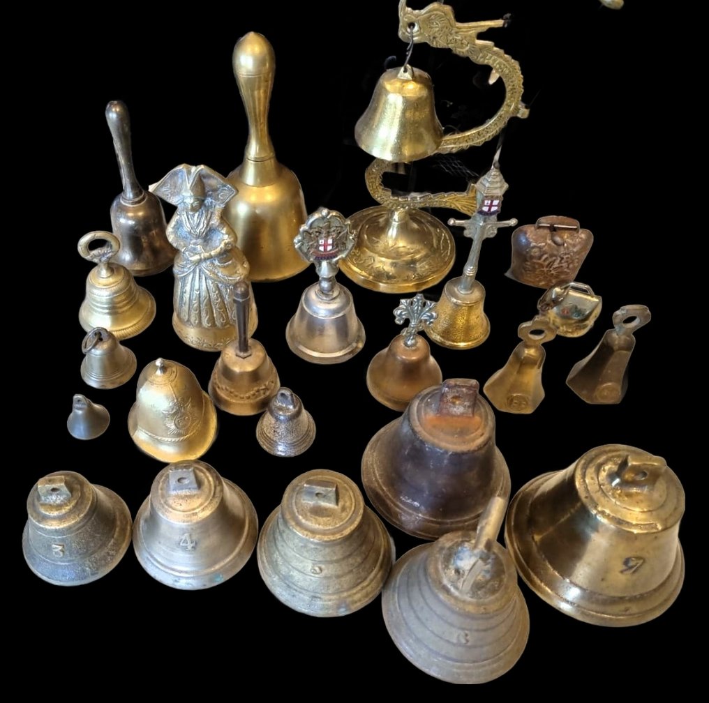 Collezione a tema - Set di 23 campane e campanellini #3.2