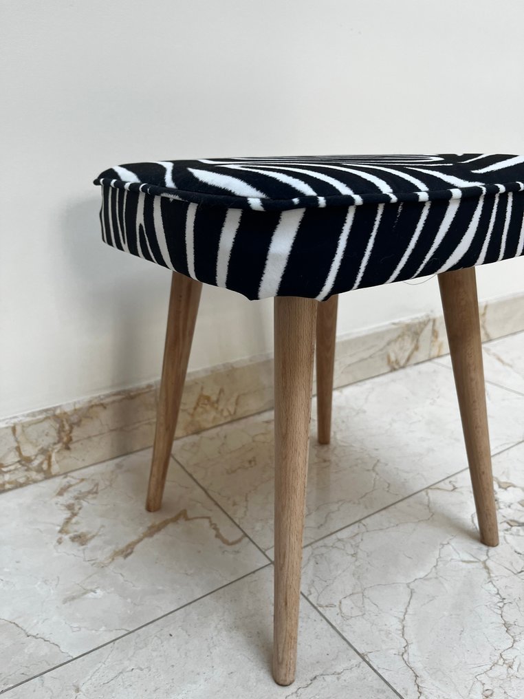 凳子 - buk welur - 经典的棒状生物 #4.3