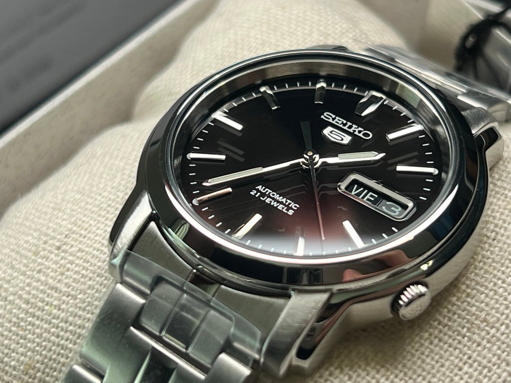 Seiko 5 - Automatic Day Date - Ingen reservasjonspris - Unisex - 2020+ #2.1