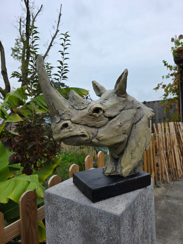 Statue, XL Rhino Head - 44.5 cm - MGO #1.0