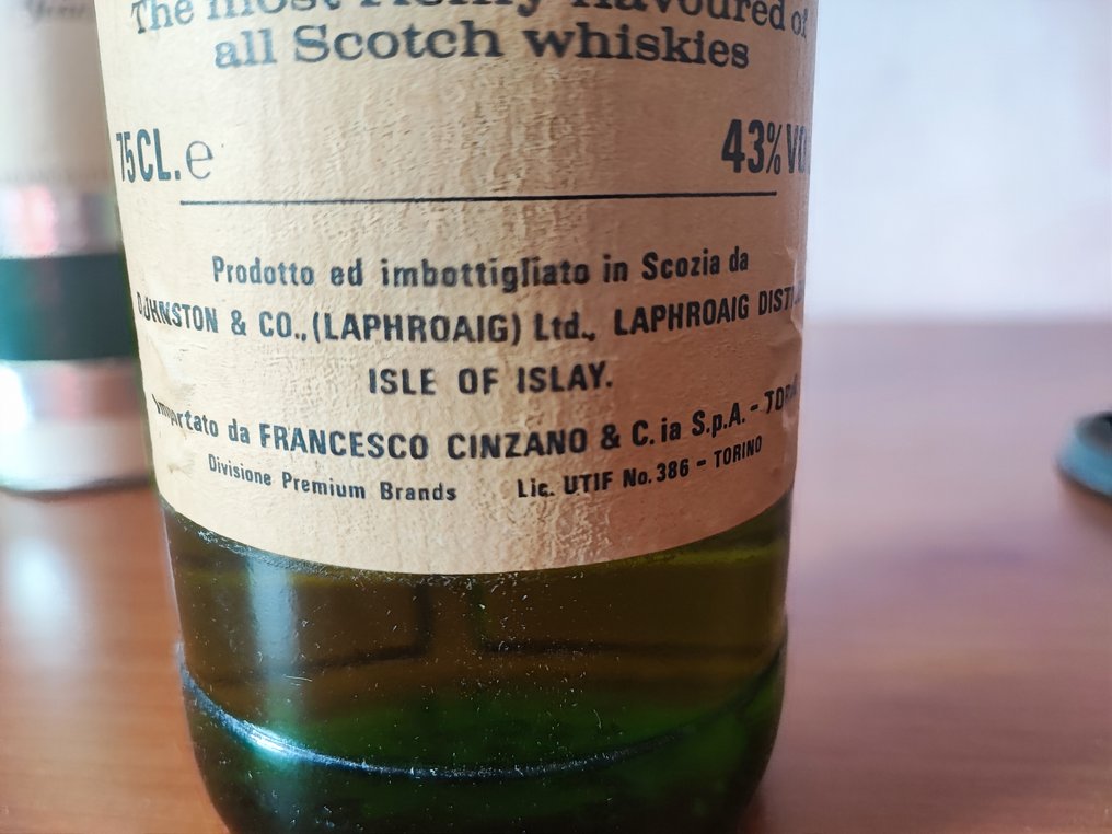 Laphroaig 10 years old Unblended Islay Malt Scotch Whisky - Cinzano Import  - b. Δεκαετία του 1980 - 75cl #2.1