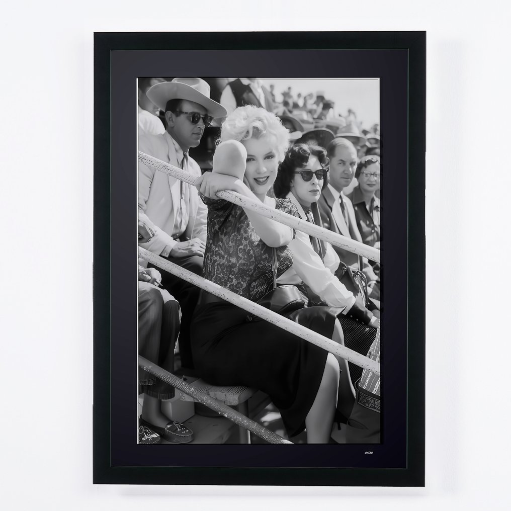 Marilyn Monroe 1956 - Fine Art Photography - Luxury Wooden Frame 70X50 cm - Limited Edition 01 of 30 - Serial 20272 - Original Certificate (COA), Hologram - 100% New. Shipping Reduction from 3 items #1.0