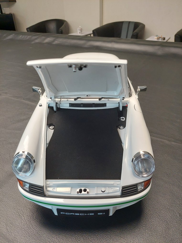 IXO 1:8 - Model car - Porsche 911 2.7 carrera RS 1973 #4.3