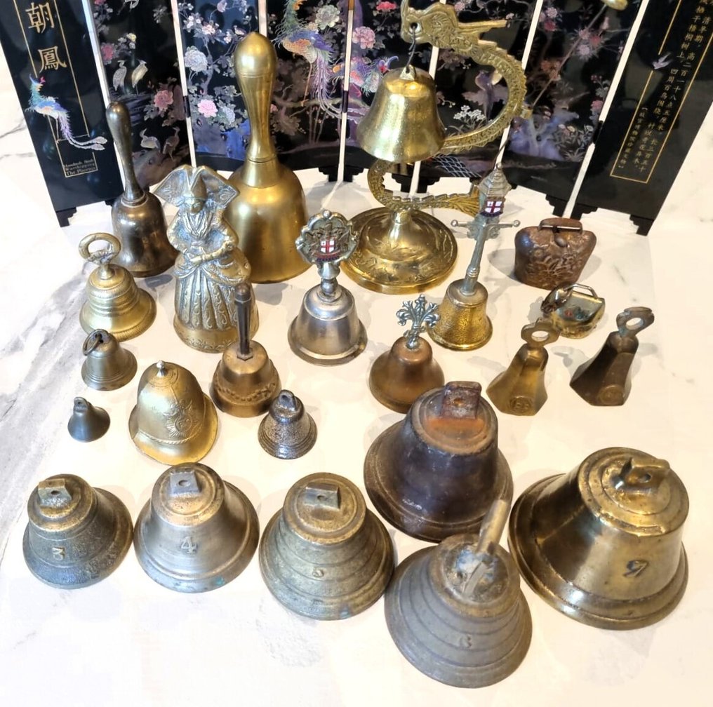 Collezione a tema - Set di 23 campane e campanellini #2.1