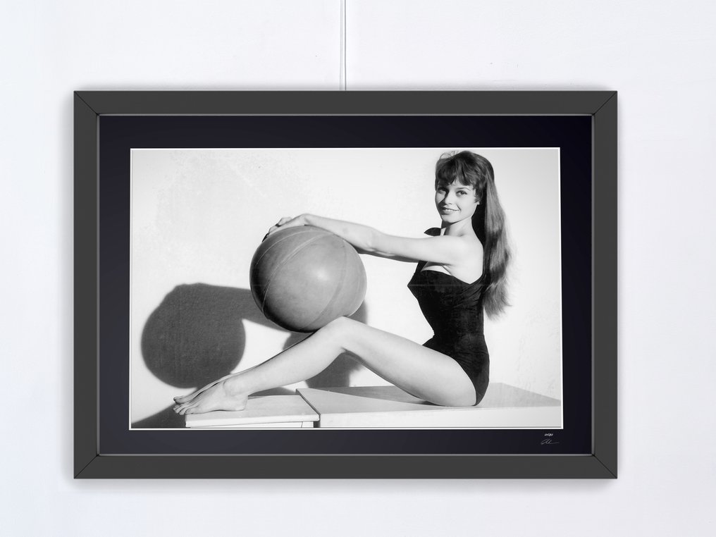 Brigitte Bardot on the set of Doctor at Sea, - Fine Art Photography - Luxury Wooden Frame 70X50 cm - Limited Edition 01 of 30 - Serial 20280 - Original Certificate (COA), Hologram - 100% New. Shipping Reduction from 3 items #1.0