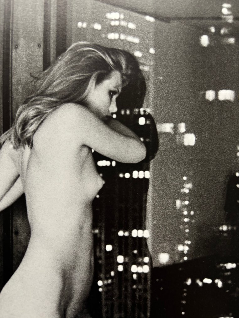 Helmut Newton (1920–2004) - Patti Hansen over Manhattan #2.1