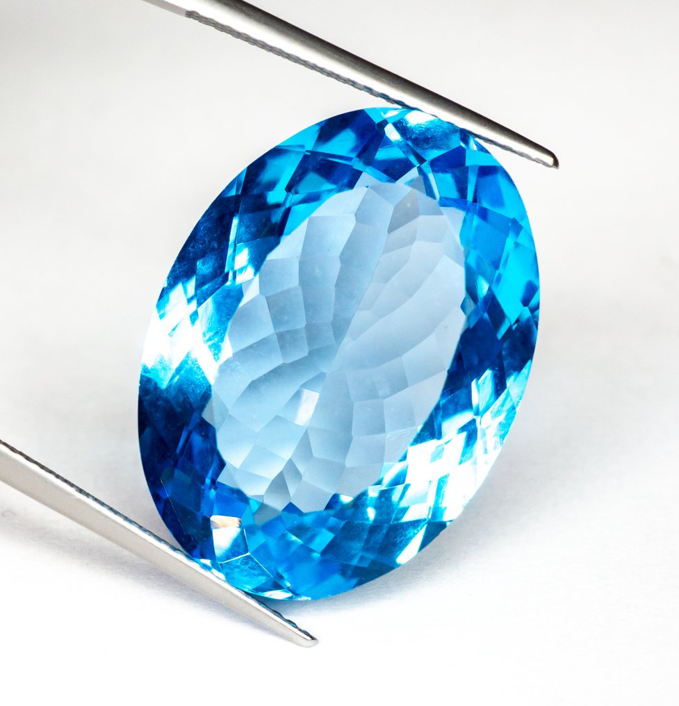 χωρίς τιμή ασφαλείας Τοπάζιο - 33.84 ct - Gem Report Antwerp (GRA) - Έντονο 'Ελβετικό' Μπλε #2.1