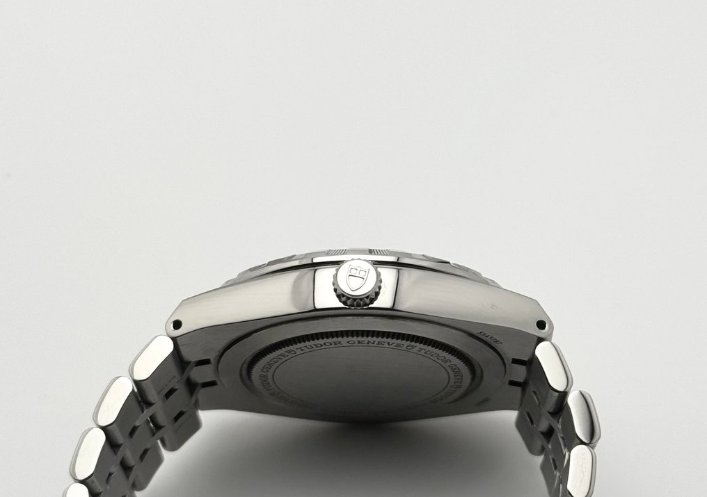 Tudor - Royal - 28600 - Men - 2024 #3.2