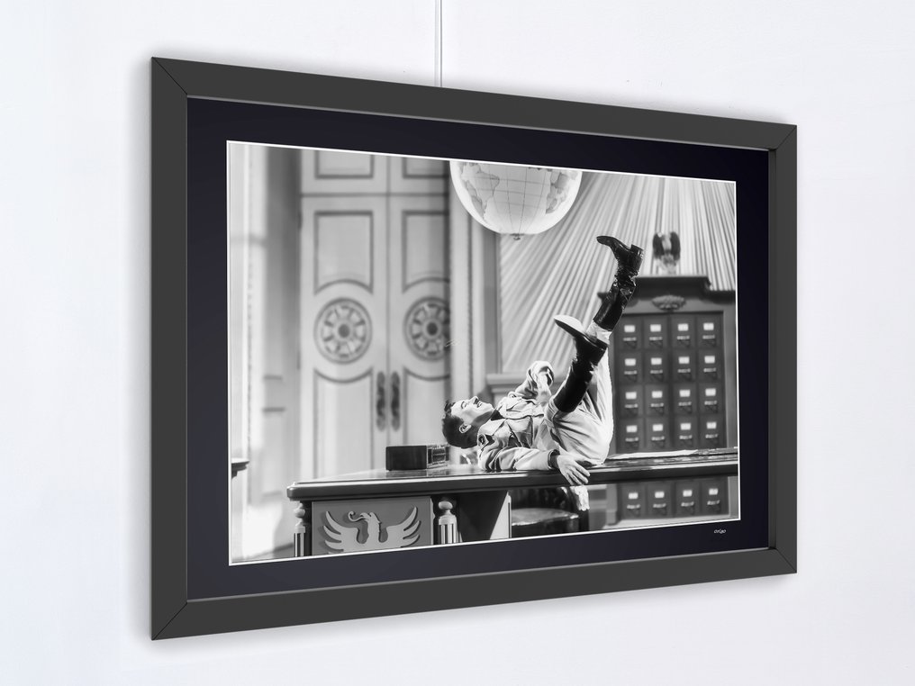 Charles Chaplin - "The Great Dictator" 1940 - Fine Art Photography - Luxury Wooden Frame 70X50 cm - Limited Edition 01 of 30 - Serial 20294 - Original Certificate (COA), Hologram - 100% New. Shipping Reduction from 3 items #4.3