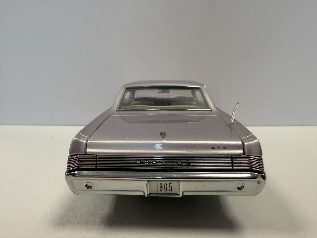 Danbury Mint 1:24 - Model car - 1965 Pontiac GTO #3.2