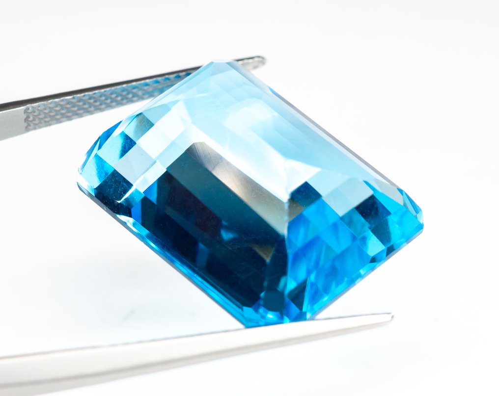χωρίς τιμή ασφαλείας Τοπάζιο - 39.91 ct - Gem Report Antwerp (GRA) - Έντονο 'Ελβετικό' Μπλε #3.2