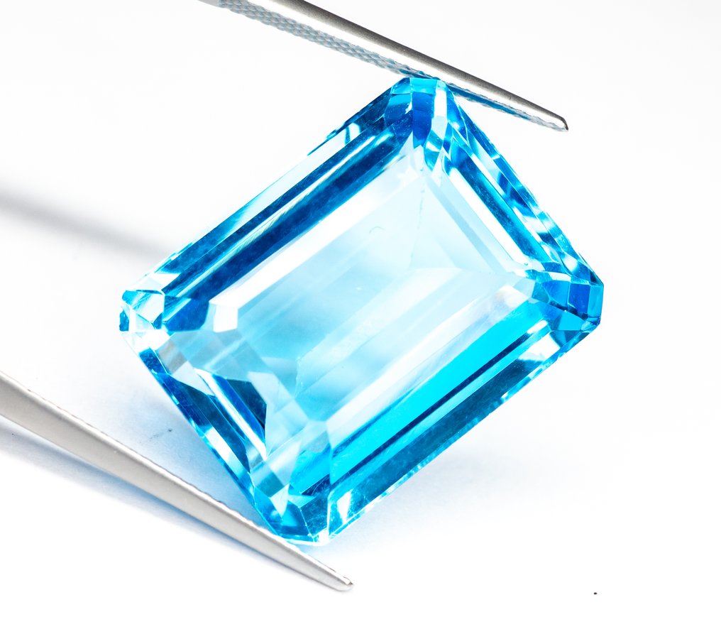 χωρίς τιμή ασφαλείας Τοπάζιο - 39.91 ct - Gem Report Antwerp (GRA) - Έντονο 'Ελβετικό' Μπλε #1.0