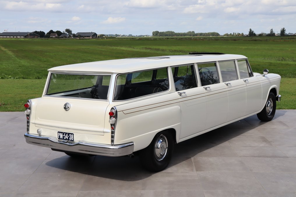 Checker - Aerobus Stationwagon 12-Persons - 1964 #3.2