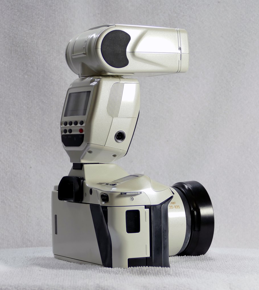 Minolta Dynax 8000i Prestige White Limited Edition set + AF 3.5-4.5/35-105mm + 5000i Flash | Spegelreflexkamera (SLR) #3.2