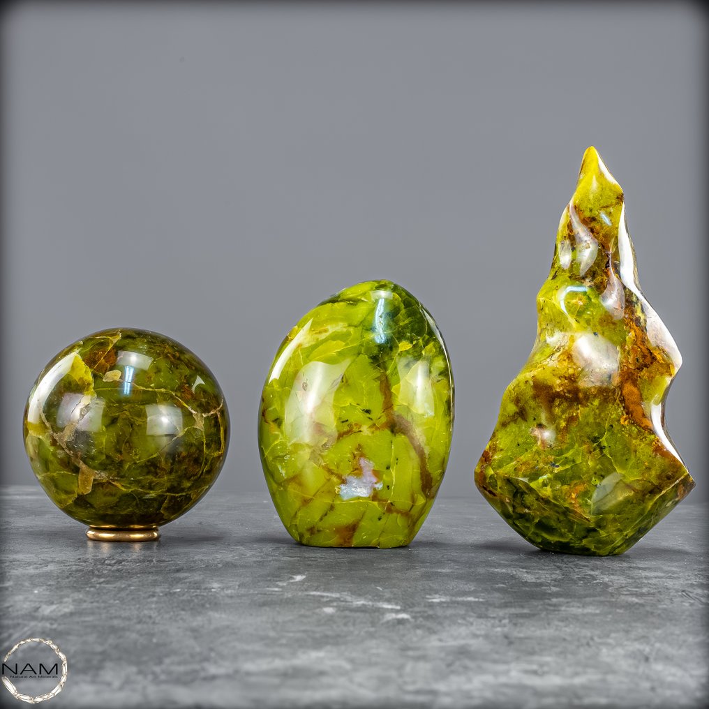 Opale Verde L'armonia del cuore: sfera, fiamma e forma libera in un'eleganza senza tempo- 1624.24 g - (3) #1.0