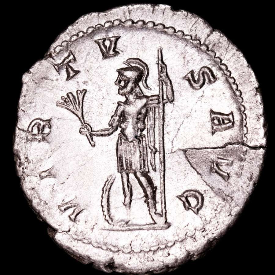 Romerska riket. Gordian III (AD 238-244). Antoninianus Rome mint, 240 AD. VIRTVS AVG Mars standing front, head to left, holding olive branch. (Utan reservationspris) #1.0