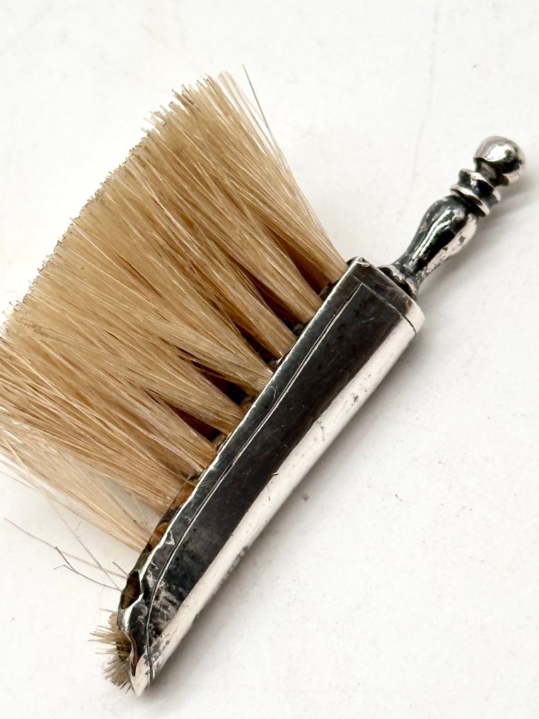 No reserve-Handgemaakte vroeg 18e eeuwse zilveren miniatuur Stoffer - Statuetta in miniatura - Jan Breda Amsterdam 1718-1725 - Argento #1.0