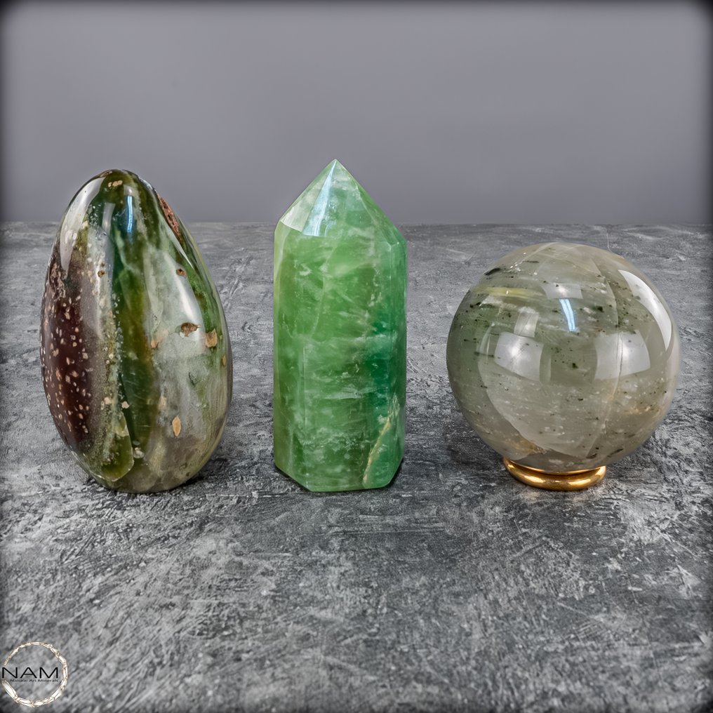 绿色和谐——萤石方尖碑、绿色花园石英球和片状玛瑙与绿色石英 马达加斯加充满魔法与能量- 831.22 g - (3) #4.3