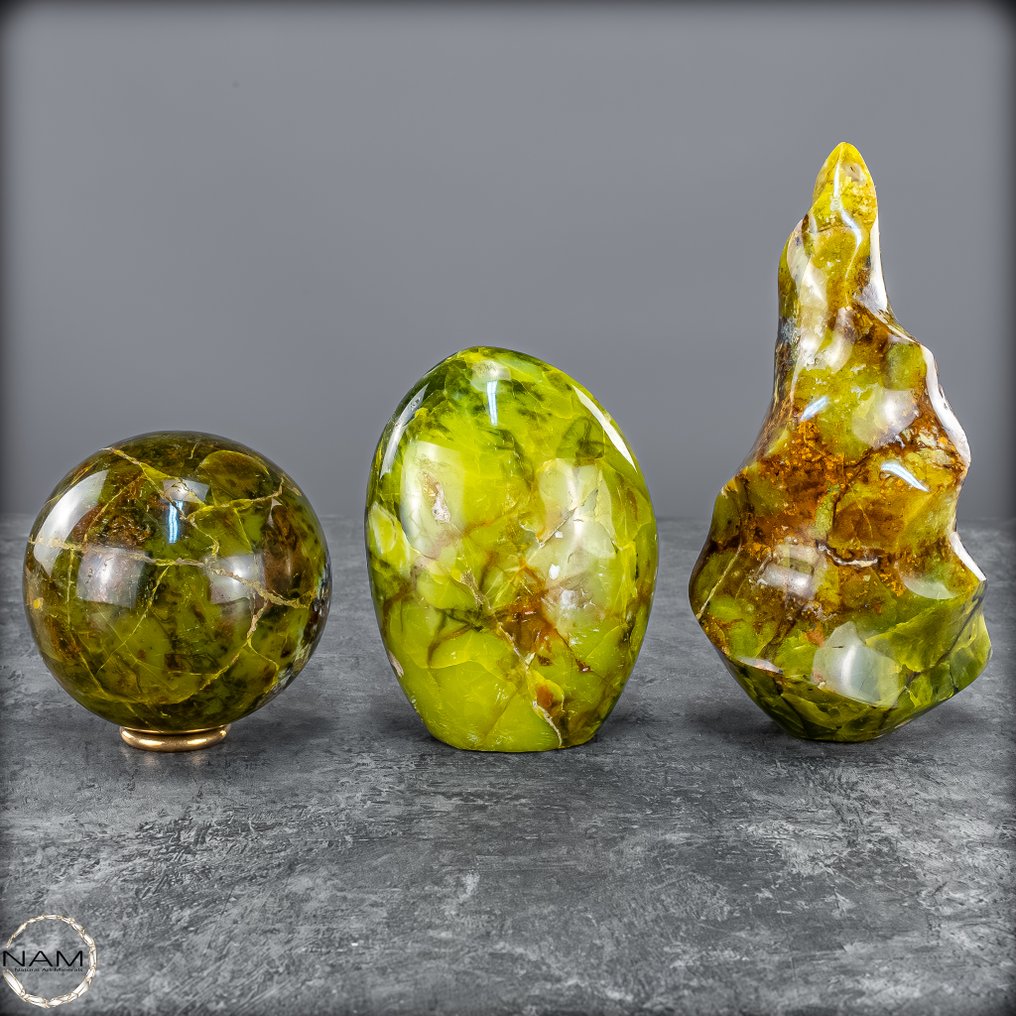 Opale Verde L'armonia del cuore: sfera, fiamma e forma libera in un'eleganza senza tempo- 1624.24 g - (3) #1.0