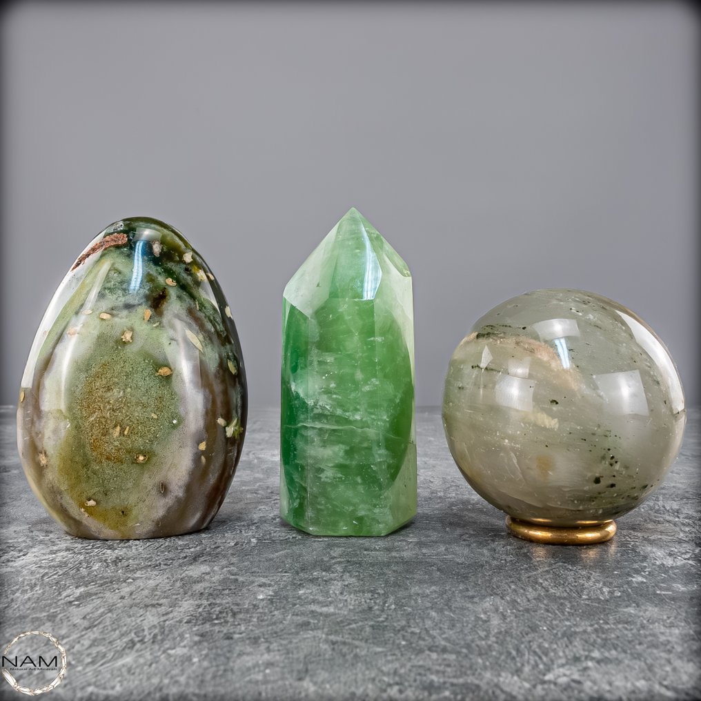 绿色和谐——萤石方尖碑、绿色花园石英球和片状玛瑙与绿色石英 马达加斯加充满魔法与能量- 831.22 g - (3) #1.0
