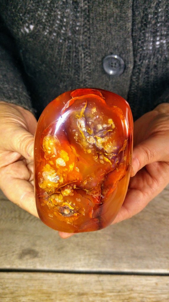 Carnelian Freeform - Height: 10 cm - Width: 7 cm- 540 g #1.0