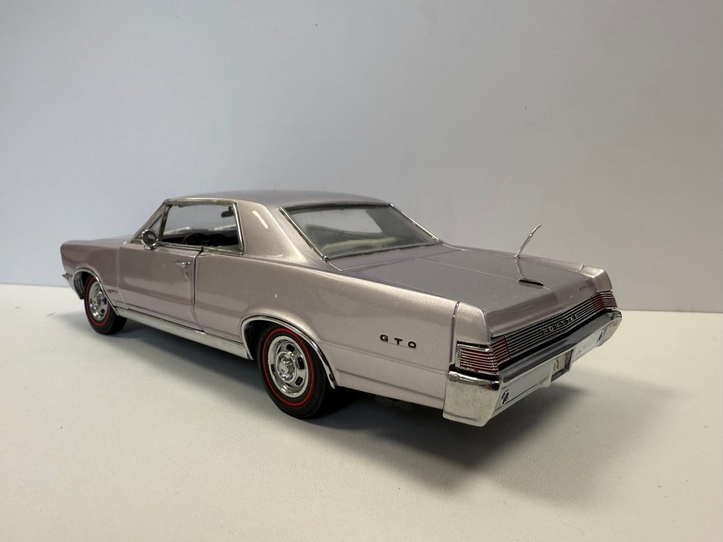Danbury Mint 1:24 - Model car - 1965 Pontiac GTO #2.1