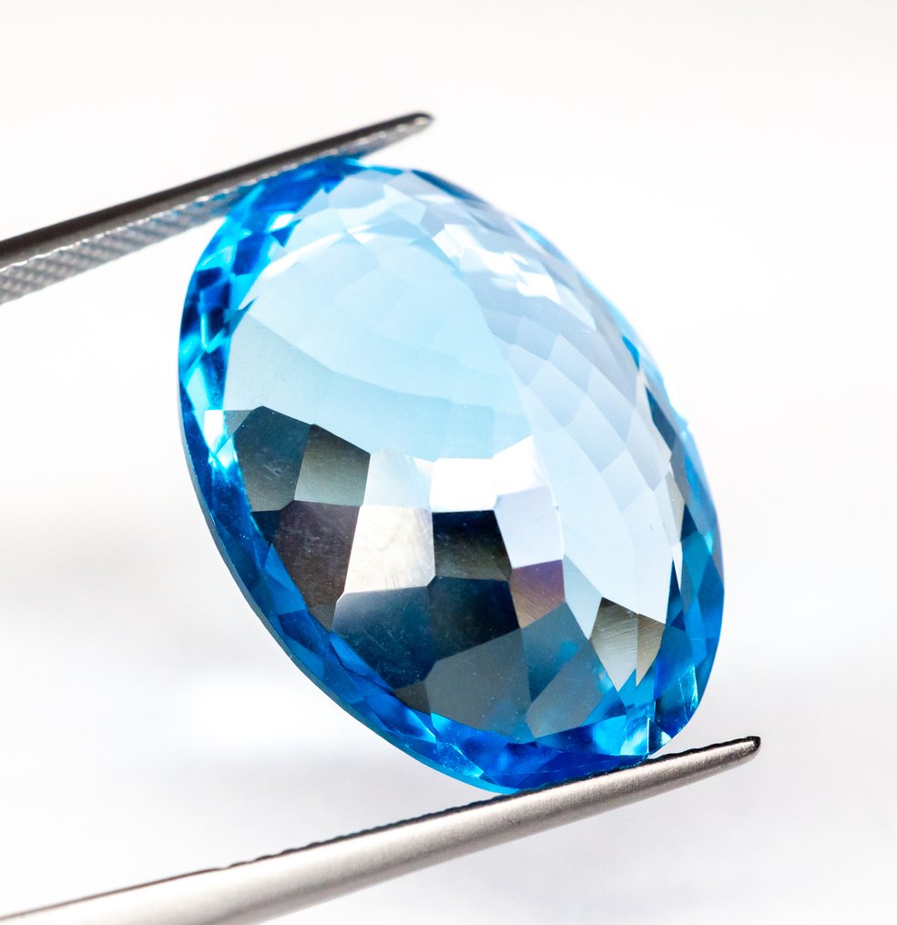 χωρίς τιμή ασφαλείας Τοπάζιο - 33.84 ct - Gem Report Antwerp (GRA) - Έντονο 'Ελβετικό' Μπλε #3.2