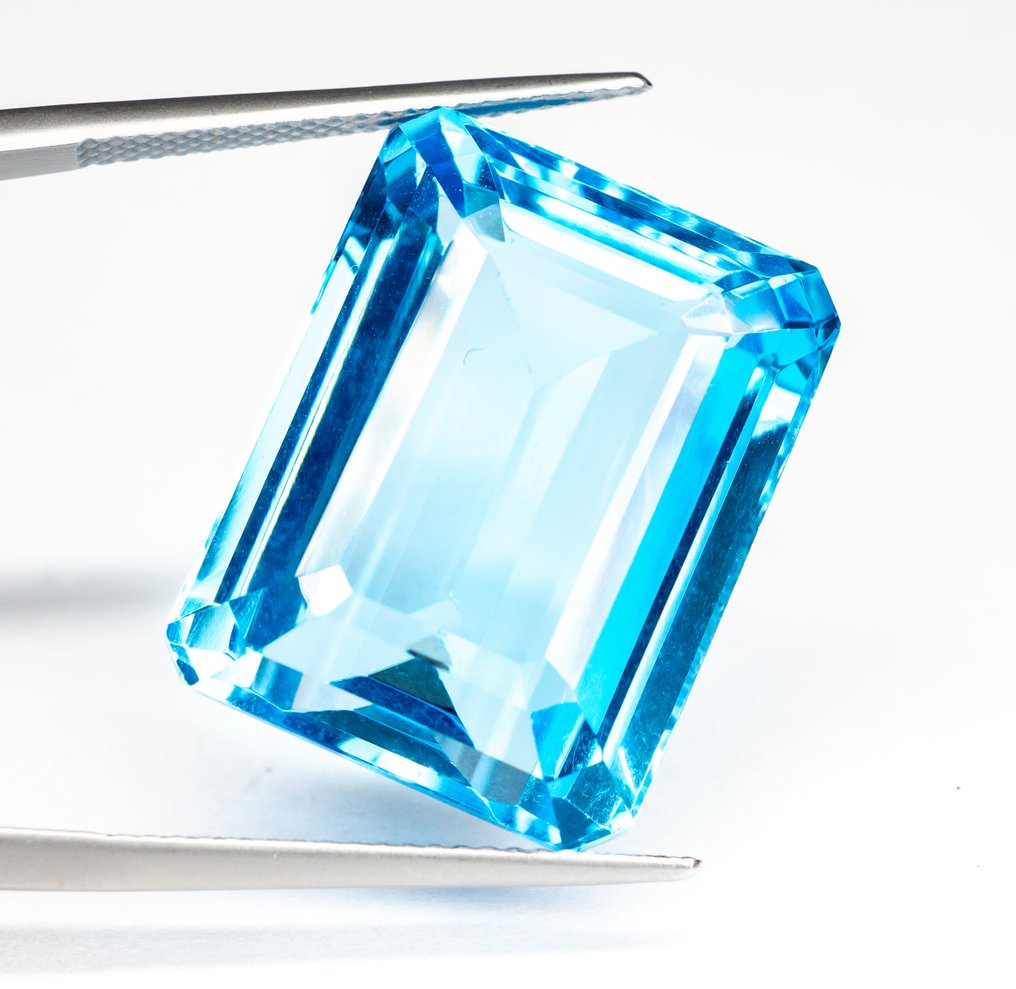 χωρίς τιμή ασφαλείας Τοπάζιο - 39.91 ct - Gem Report Antwerp (GRA) - Έντονο 'Ελβετικό' Μπλε #1.0