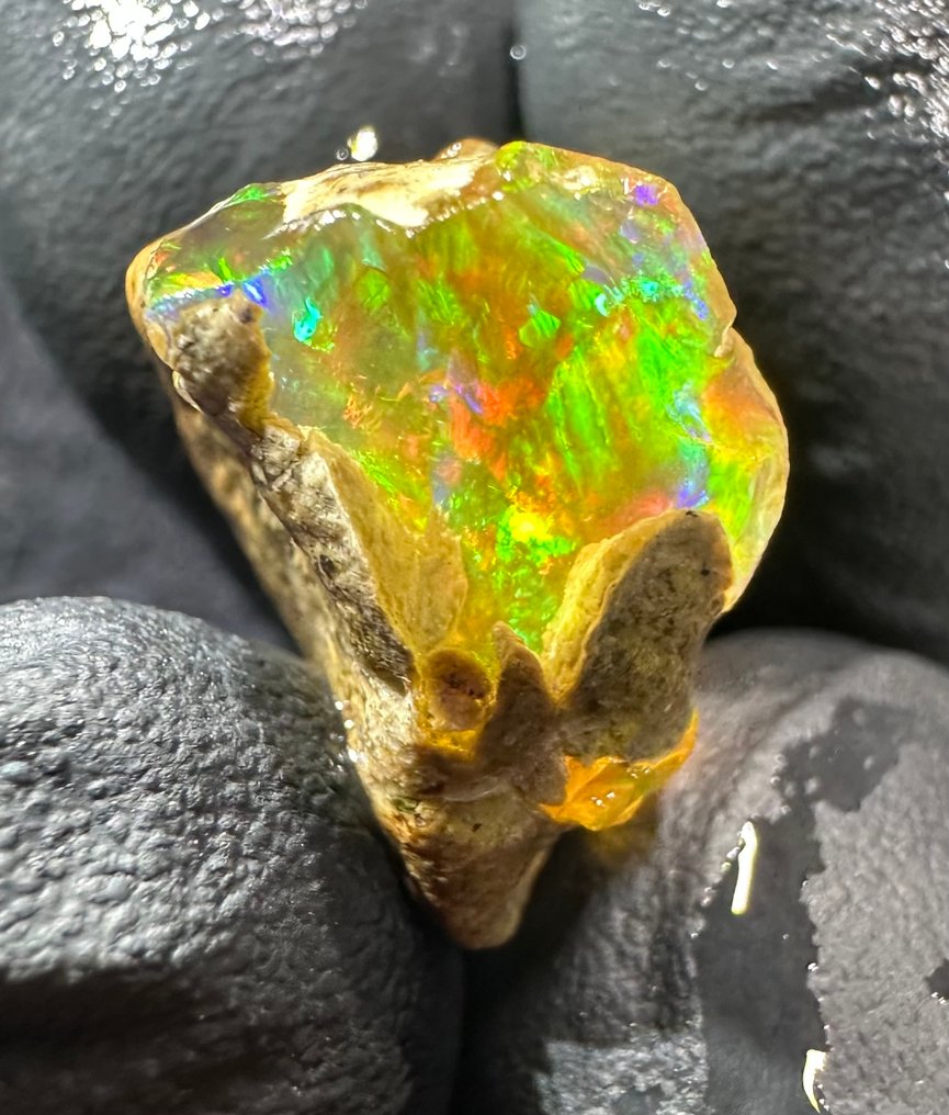 22ct Kristal Opaal Rugueuse- 4.4 g #3.2