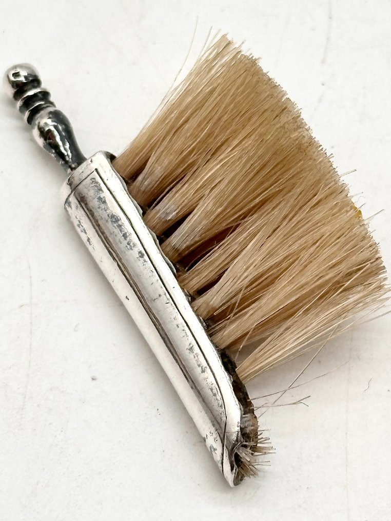 No reserve-Handgemaakte vroeg 18e eeuwse zilveren miniatuur Stoffer - Statuetta in miniatura - Jan Breda Amsterdam 1718-1725 - Argento #1.0