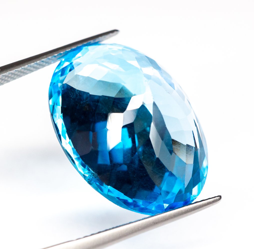 Ingen mindstepris Topas - 34.90 ct - Gem Report Antwerp (GRA) - Intenst 'Schweizer' Blå #3.2