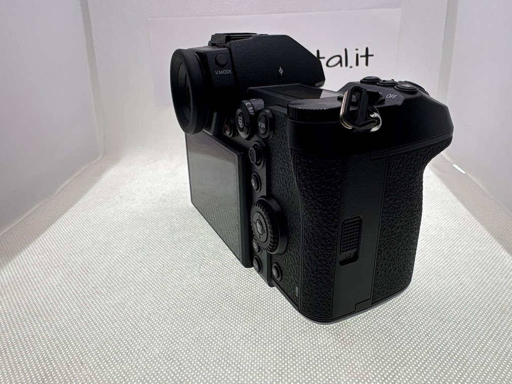 Panasonic Lumix S1 Digital camera #3.2