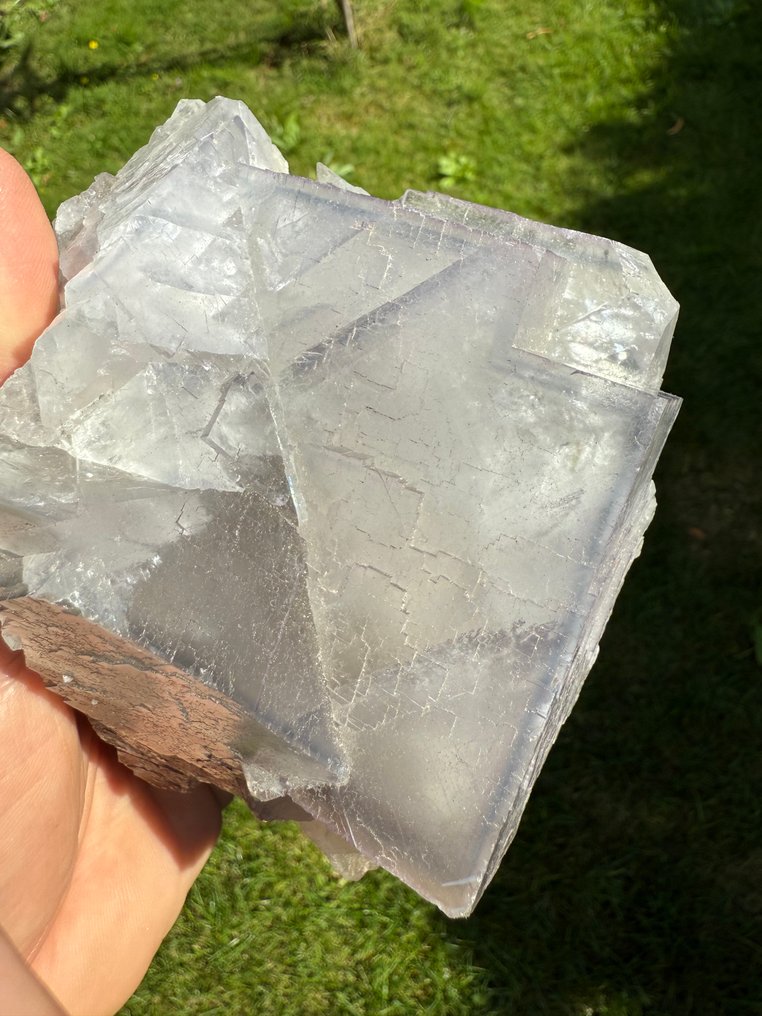 Μεγάλος κρύσταλλος φθορίτη υψηλής ποιότητας με μοτίβα QR code και φαντάσματα. Φθορίζων - Ύψος: 12 cm - Πλάτος: 10 cm- 1352 g #2.1