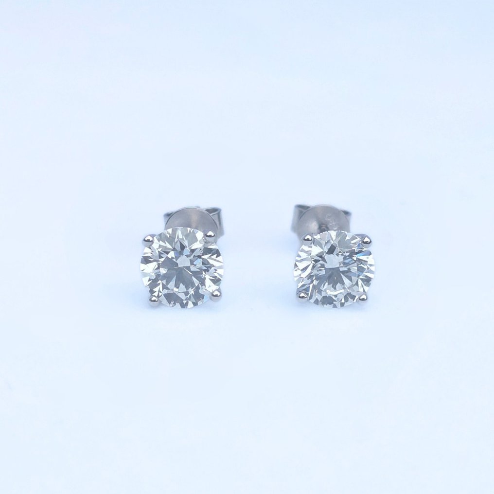 Boucles d'oreilles cloutées - 14 carats Or blanc - 2.08ct. tw. - Diamant - 2 certificats IGI #1.0