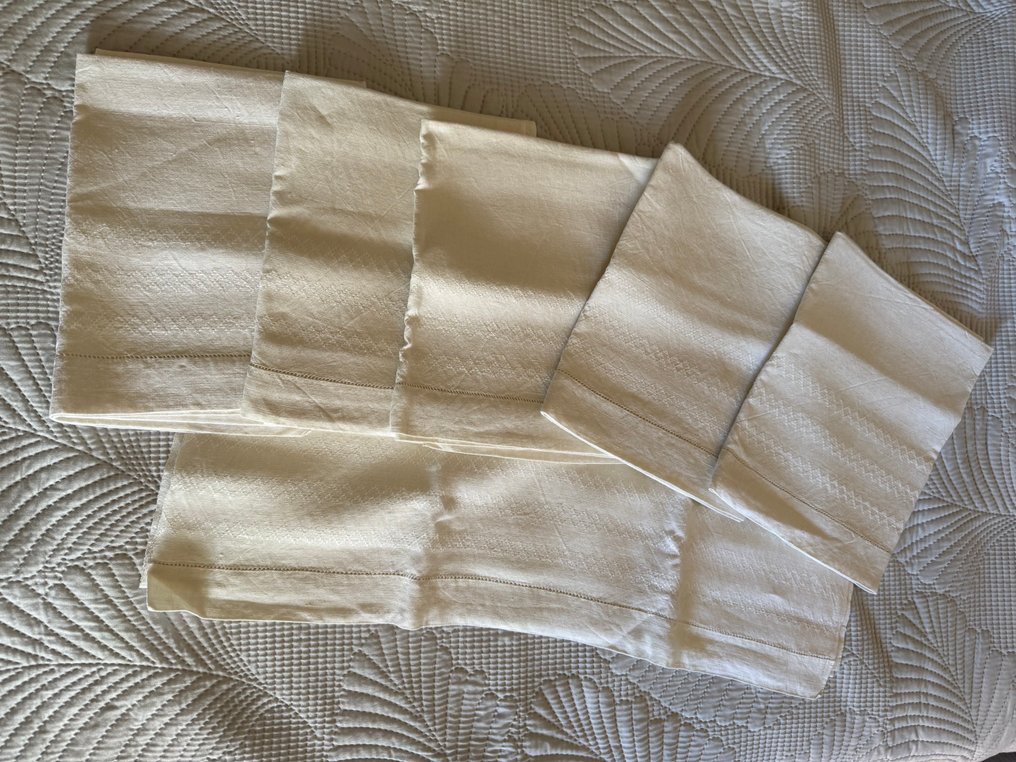 Pyyhe (6) - 110 cm - 62 cm - Koristeelliset pyyhkeet #1.0