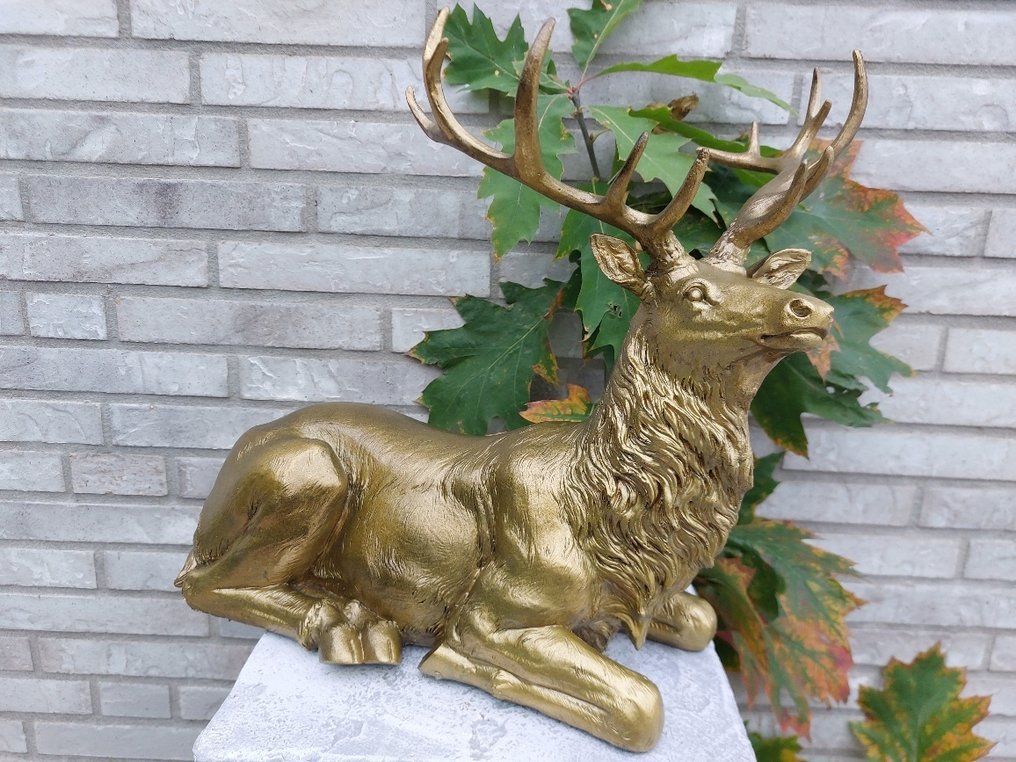 Statue, hert liggende - 36 cm - polyresin #1.0