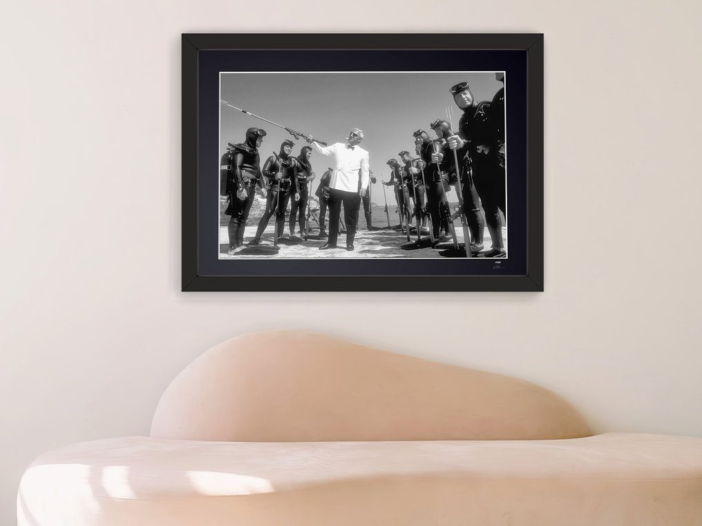 SPECTRE No. 2 Emilio Largo -  "James Bond 007 Thunderball" 1965 - Fine Art Photography - Luxury Wooden Frame 70X50 cm - Limited Edition 01 of 30 - Serial 20231 - Original Certificate (COA), Hologram - 100% New. Shipping Reduction from 3 items #2.1