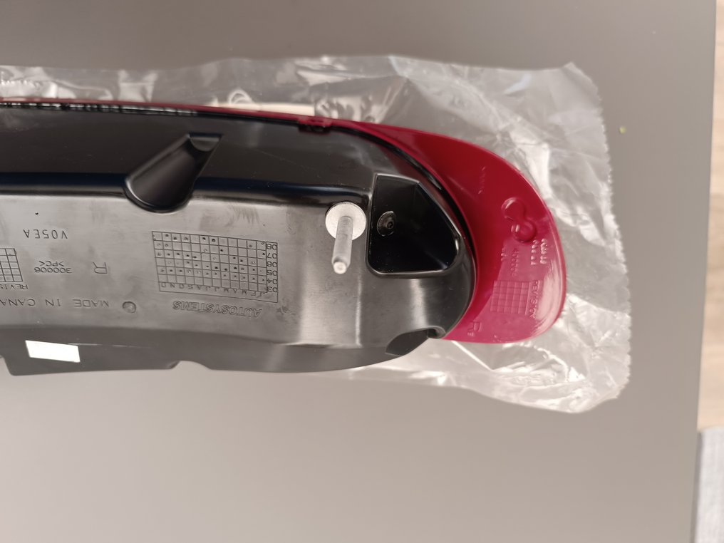 Parte di auto (1) - Aston Martin - REAR LAMP - Dopo il 2000 #4.3