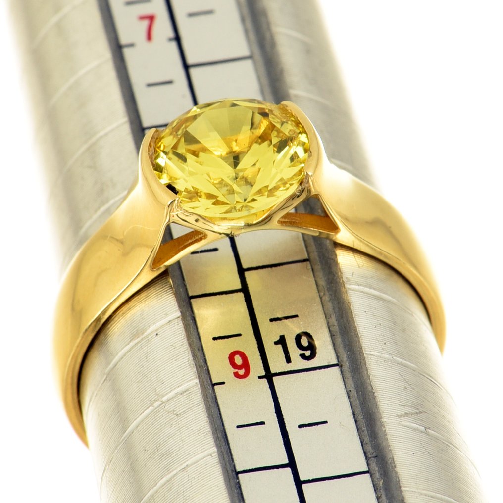 Ring - 18 kt. Yellow gold Synthetic gemstone #4.3