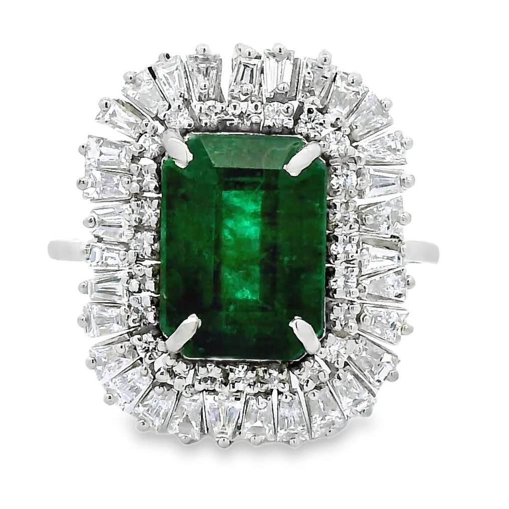Ring Platinum - 4.28ct. tw. Emerald - Diamond #1.0
