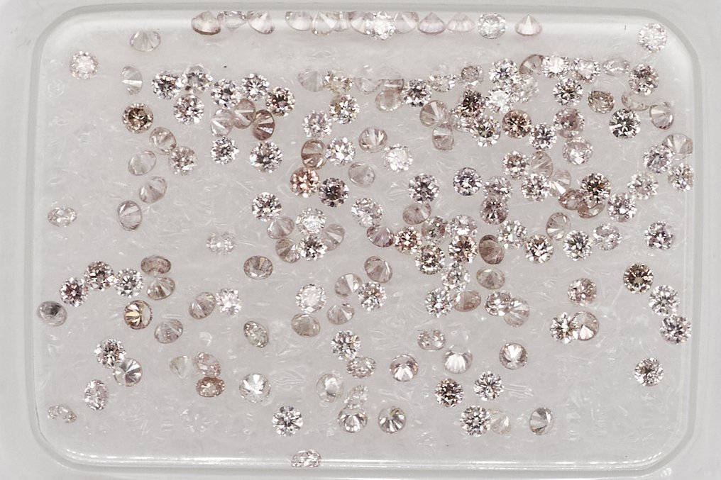 Senza prezzo di riserva - 168 pcs Diamante (Naturale) - 0.82 ct - Rotondo - SI1, SI2, I1, I2, I3 - Gem Report Antwerp (GRA) #1.0