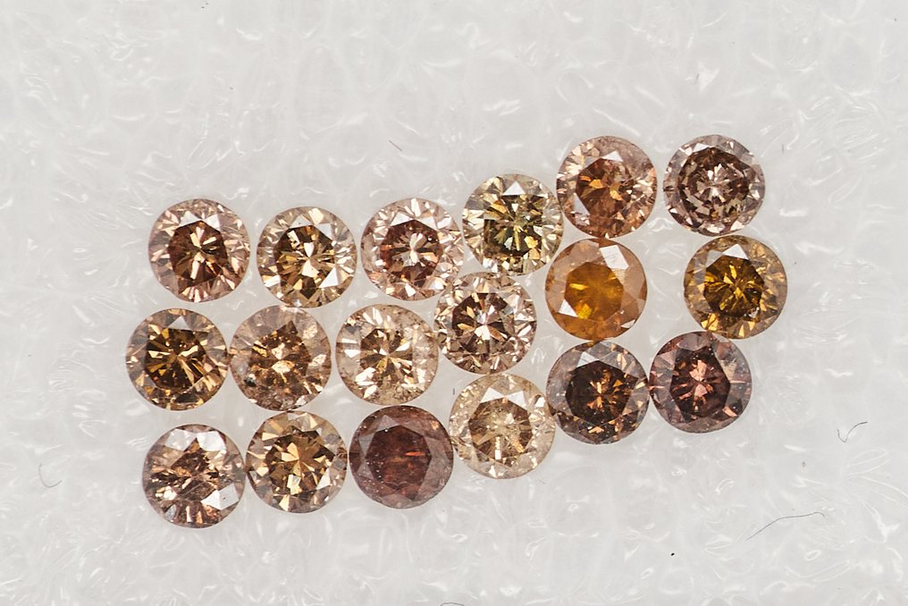 Senza prezzo di riserva - 18 pcs Diamante  (Con trattamento colore)  - 0.91 ct - Rotondo - SI1, SI2, I1, I2, I3 - Gem Report Antwerp (GRA) #1.0