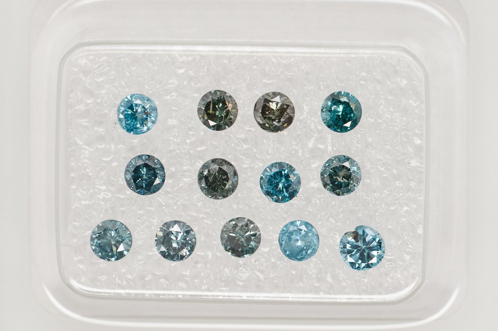 Zonder minimumprijs - 13 pcs Diamant  (Kleurbehandeld)  - 0.88 ct - Rond - P1, P2, I3 - Gem Report Antwerp (GRA) #2.1