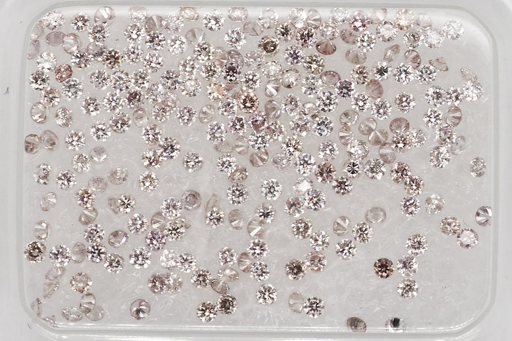 Senza prezzo di riserva - 233 pcs Diamante (Naturale) - 1.12 ct - Rotondo - SI1, SI2, I1, I2, I3 - Gem Report Antwerp (GRA) #1.0