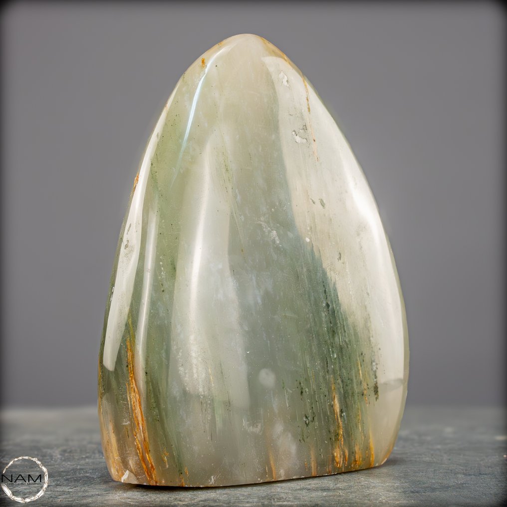 稀有天然绿色石英 自由形式- 940.38 g #1.0