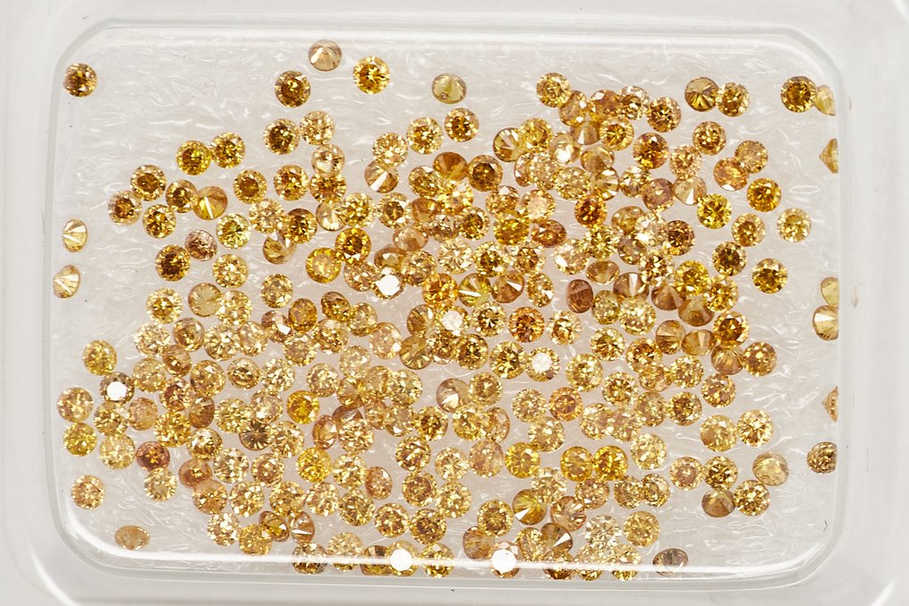 Sem preço de reserva - 233 pcs Diamante (Cor tratada) - 1.27 ct - Redondo - I1, I2, I3 - Gem Report Antwerp (GRA) #2.1