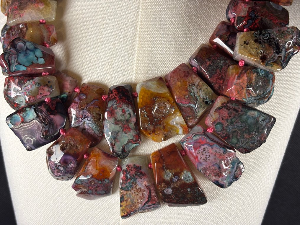 Fuchsia Agate Slice - Necklace #1.0