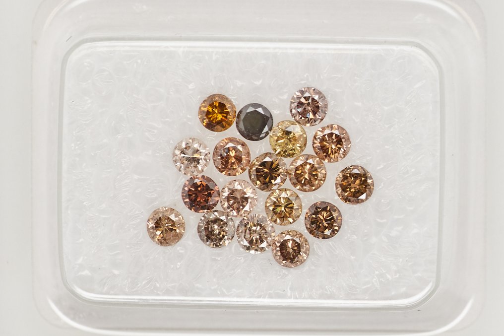 没有保留价 - 18 pcs 钻石 (经彩色处理) - 0.90 ct - 圆形 - SI1 微内含一级, SI2 微内含二级, I1 内含一级, I2 内含二级, I3 - 安特卫普宝石报告(GRA) #2.1